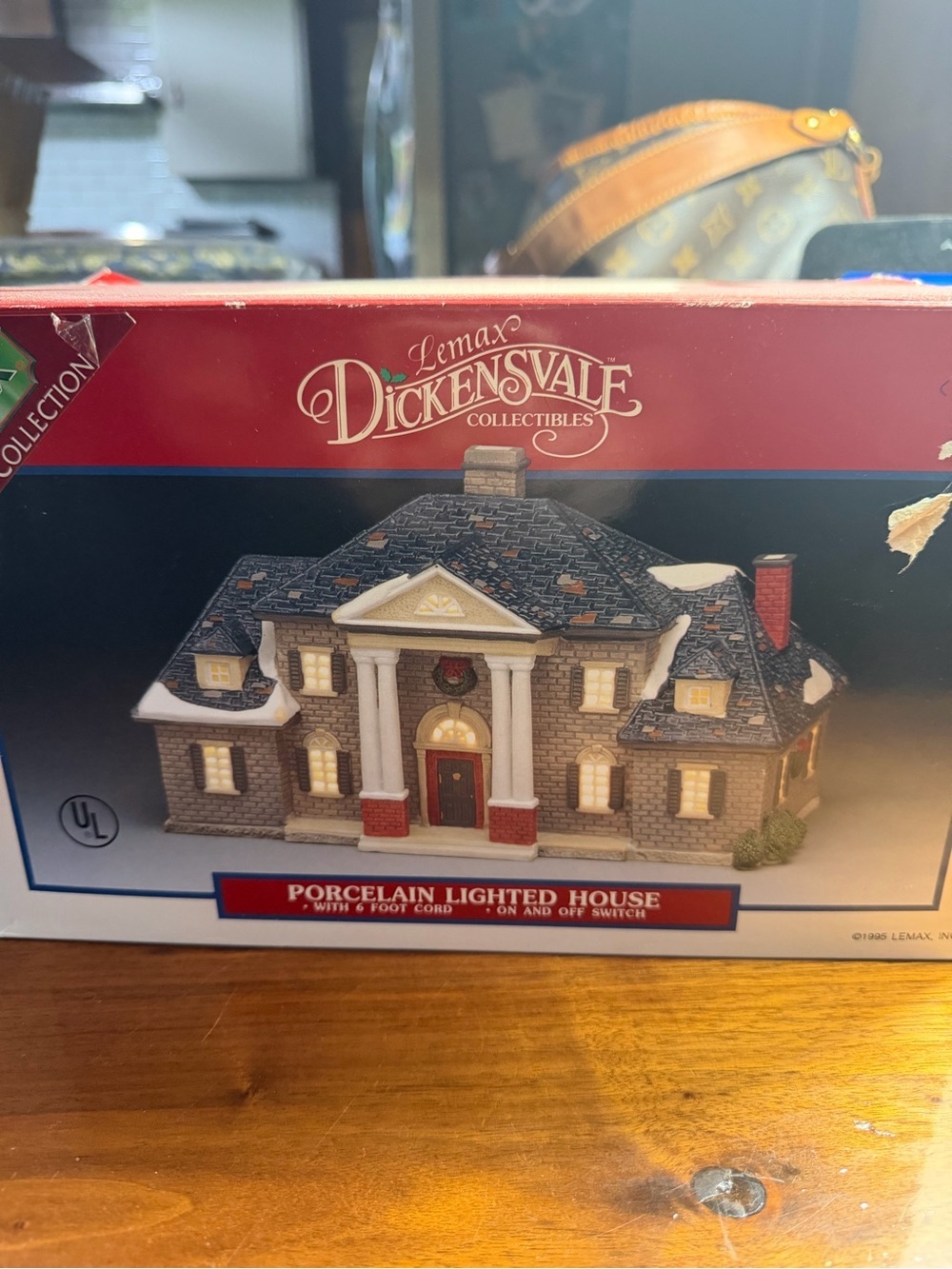 Lemax Dickensvale Porcelain Lighted House - Red, Black & White Box